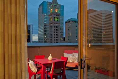 Joslins Suite, 1 Bedroom Suite, 1 King, Sofa bed, Top floor