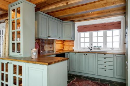 Cozy family cabin with stunning location on Golsfjellet in 汉斯道尔