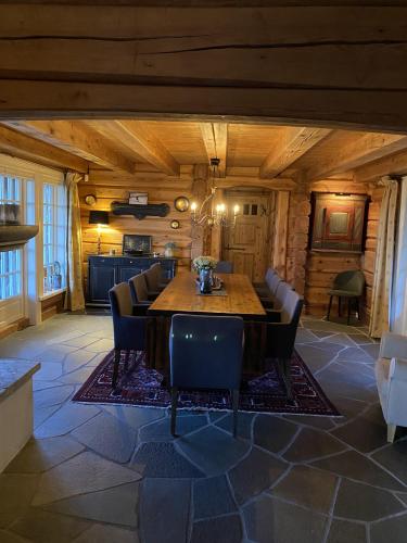 Cozy family cabin with stunning location on Golsfjellet in 汉斯道尔