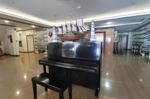 Lobby, Ferrymar Hotel Iloilo near Casa Real de Iloilo