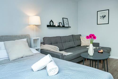 Bagno 7 grey - Stacja metra 300m - underground station 300m Better Rental, Varsovia (foto 3)
