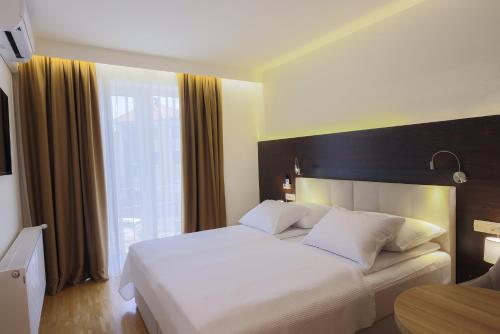 1 double bed