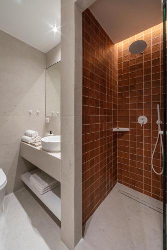 Central Bliss Apartments by UPSTREET - image 4