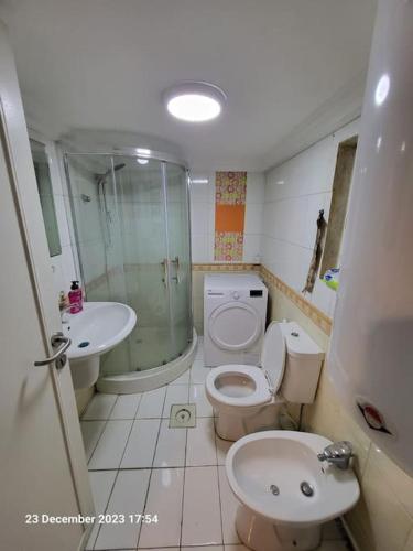 Entire home flat in amman fully renovated - image 12