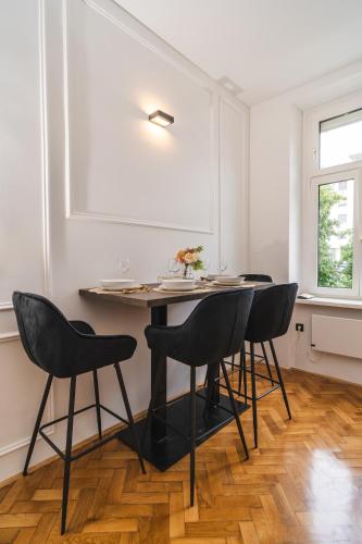 HL Apartments