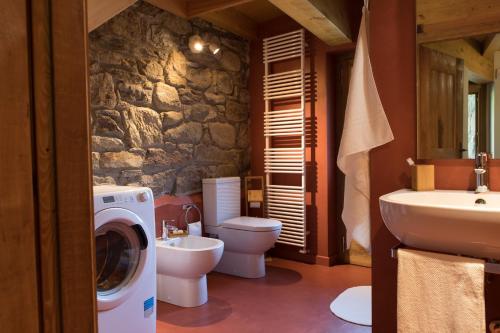 Bathroom, L'Atelier du Temps - Le matin clair in Valpelline