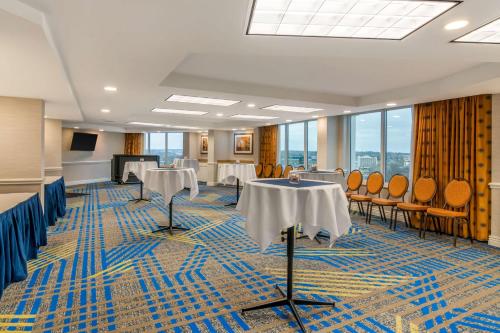 DoubleTree by Hilton Jefferson City - image 14