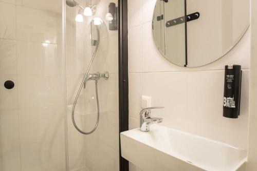 Spacious 1-Bedroom Apartment in Kreuzberg - image 12