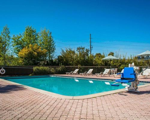 Quality Inn Weeki Wachee - Spring Hill - 수영장