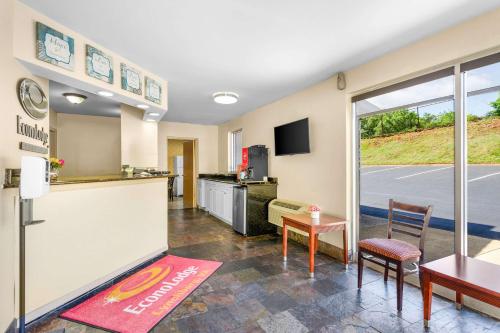 Econo Lodge Lynchburg - Accommodation