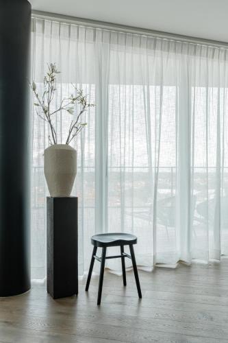 Three-Bedroom Apartment with Ocean View image 2