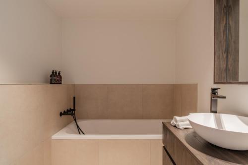 Three-Bedroom Apartment with Ocean View image 9