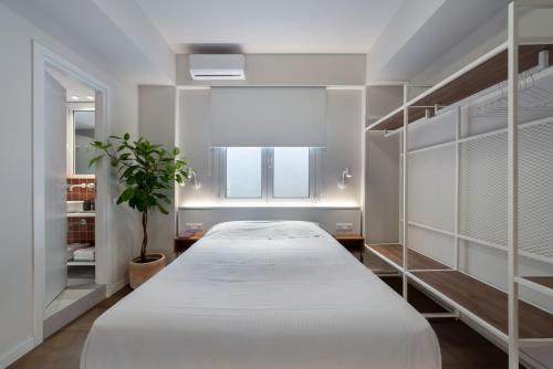 Central Bliss Apartments by UPSTREET - image 14