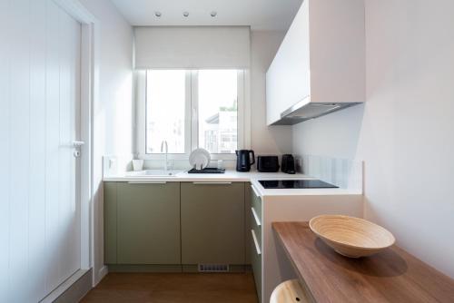 Central Bliss Apartments by UPSTREET - image 11
