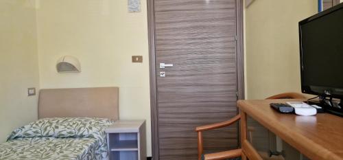 Hotel Sud Est by Fam Rossetti - image 12