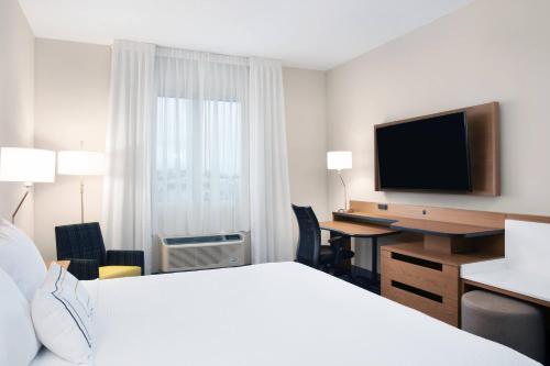 Fairfield Inn & Suites by Marriott Daytona Beach Speedway/Airport - image 9