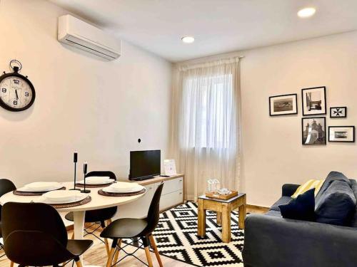 Charming retreat off the sea front 4