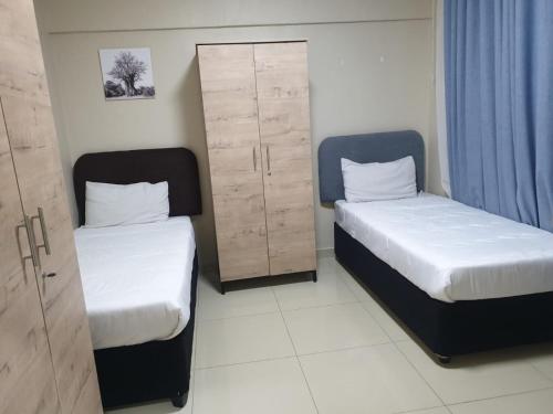 Deluxe Family Suite image 3