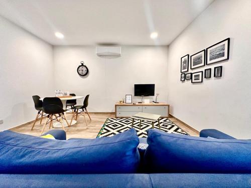 Charming retreat off the sea front 3