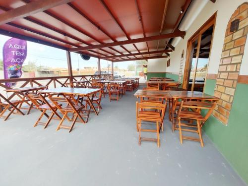 Villa Dubai Pousada, Restaurante e Pizzaria in Luis Koreija