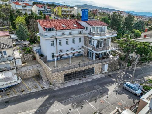 Villa Aurora