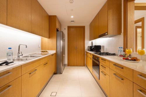 SmartStay at Opera Grand - Stunning Burj Khalifa Views - Brand New Luxury Residences - image 8