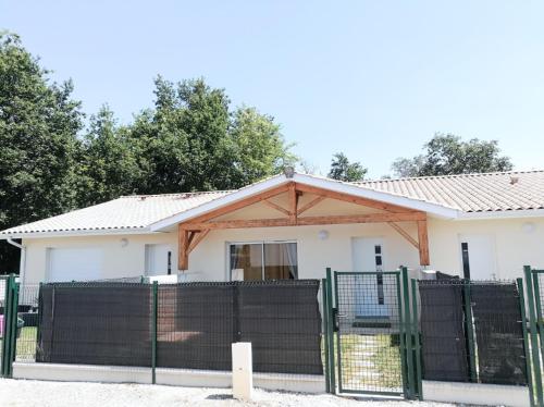 Au coeur du médoc, La p'tite maison de Charlotte (Au coeur du medoc, La p'tite maison de Charlotte) in Pauillac