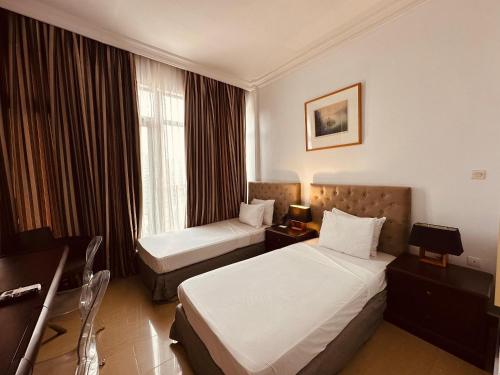 Double Room image 4