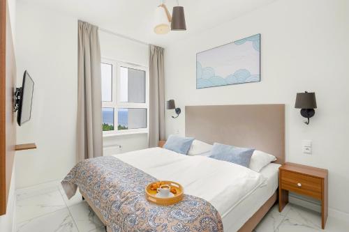 One-Bedroom Apartment with Balcony