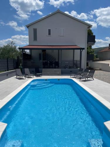 Villa Mirta