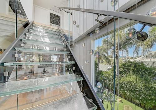 Gorgeous Three Bedroom Versatile Home