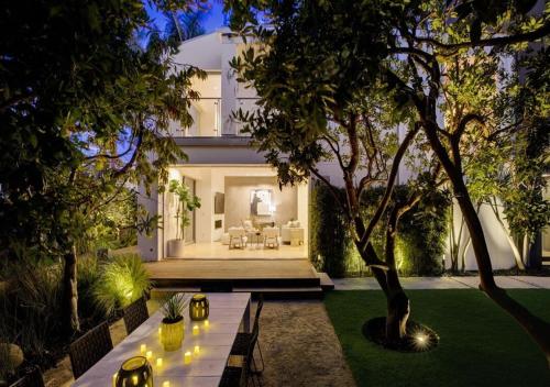 Gorgeous Three Bedroom Versatile Home in Los Angeles, USA