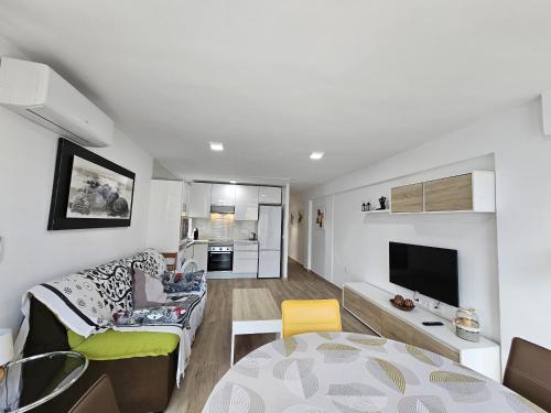 Apartamento Acacias 8 IF Benidorm - image 3