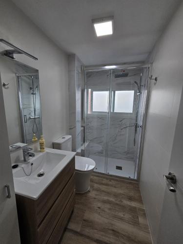 Apartment with City View image 6