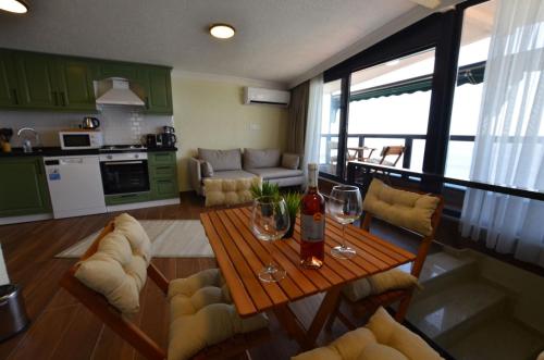 Comoditats, ADOS Otel in Turkeli