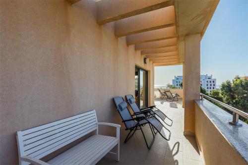 A&N Luxury Penthouse with Panoramic Terrace & Pool - image 5