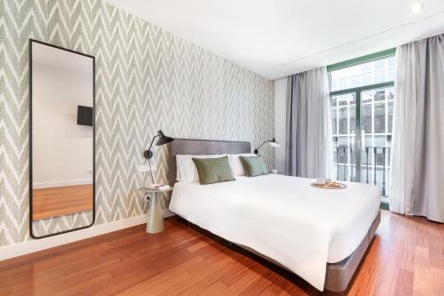 One-Bedroom Apartment image 4