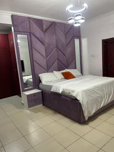 3bedroom with PS5 24hrs light Netflix in Cromwell estate Chevron lekki - image 3