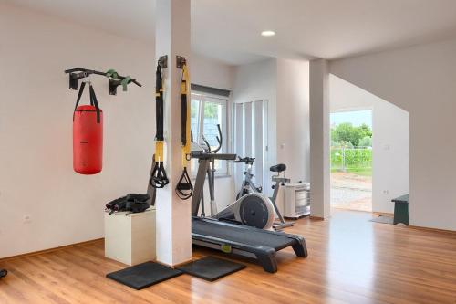 Four-Bedroom Holiday Home image 5