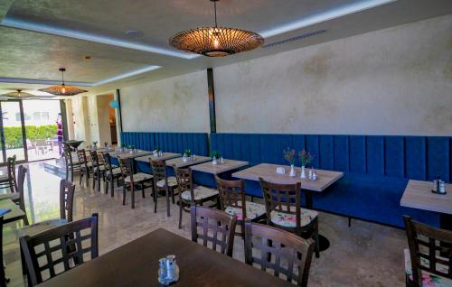 Hotel Corsa – Mangalia, CA
