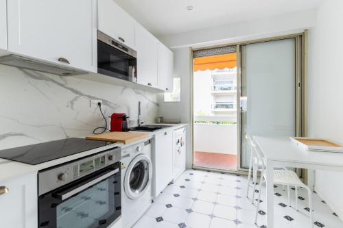 Kitchen, Happyfew Le Floreal near Musée Archéologique de Nice-Cimiez