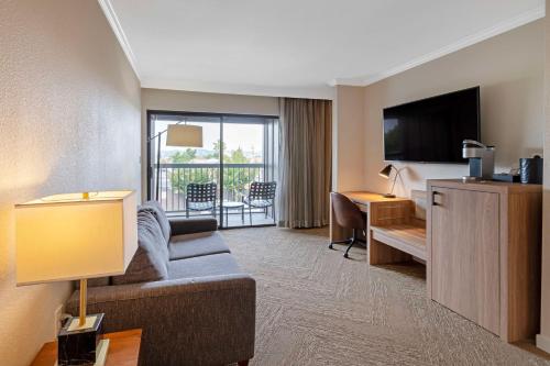 Best Western Plus Inn at the Vines - image 11