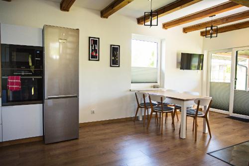 Létesítmények, Biały Domek Sucha Rzeczka (Bialy Domek Sucha Rzeczka) in Serwy