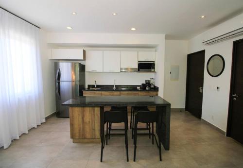 Elegant 2BR Home in Sirenis with Pool BBQ Pkng close to the Beach in Xetna, Mexico