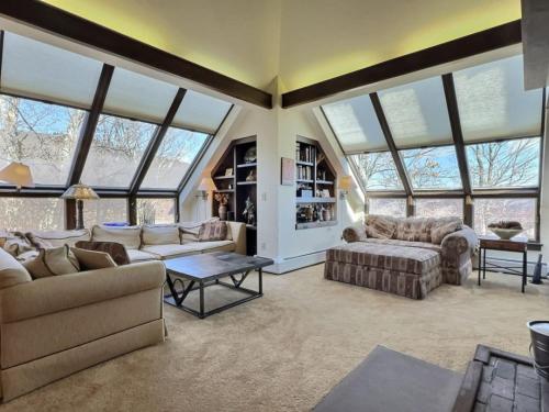 Sunrise B2- ski on and off, hot tub, pool in Killington, USA