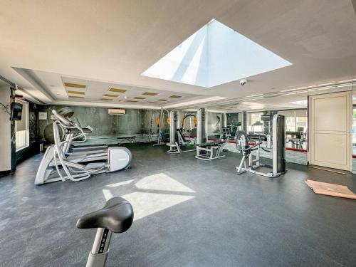 LUXFolio Retreats - Stylish Sanctuary - image 4