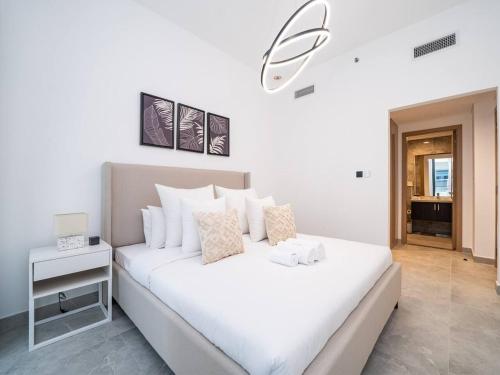 LUXFolio Retreats - Modern Getaway - image 5