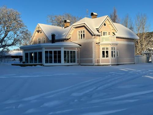 Rosa Huset Osebol in Backa