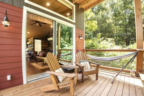 . Tiny House Relaxing Country Getaway