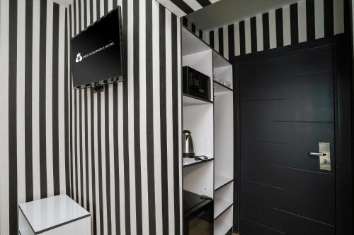 Standard Double or Twin Room image 6